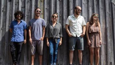 Cassete Pirata expõem-se em “A montra”, o álbum de estreia
