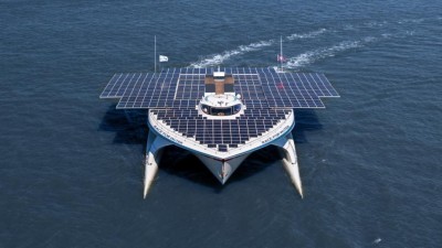 Catamarã “Race for Water” inicia volta ao mundo contra poluição dos oceanos