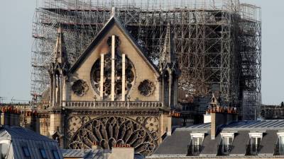 “Catedral efémera” em madeira poderá substituir Notre-Dame durante reconstrução