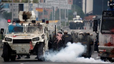 Centenas de civis venezuelanos estão a ser julgados em tribunais militares