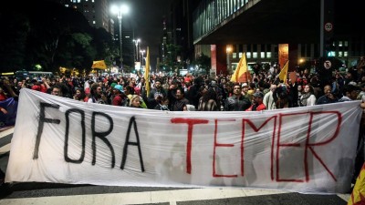 Centenas de manifestantes no centro de São Paulo contra Presidente brasileiro