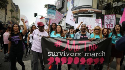 Centenas de mulheres marcham contra abusos sexuais no ‘coração’ de Hollywood