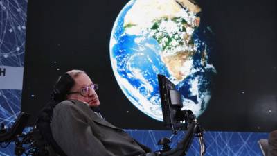 Centenas de pessoas no último adeus a Stephen Hawking