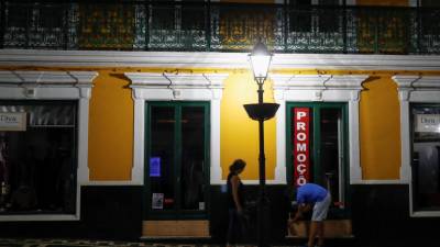 Centro do furacão deve passar a 100 km da ilha das Flores