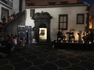 Cerca de 200 pessoas no arranque das ‘Capelas ao Luar’
