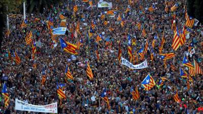 Cerca de 350 mil pessoas reclamam em Barcelona libertação de independentistas da Catalunha