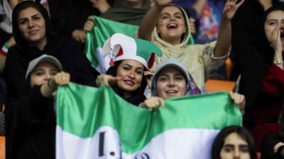 Cerca de 3.500 mulheres são esperadas em jogo de futebol no Irão