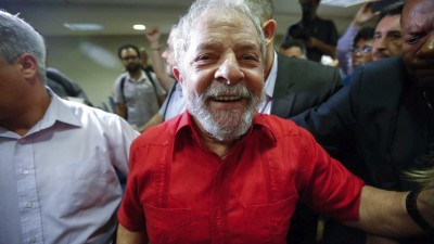 Chico Buarque e outros intelectuais brasileiros pedem a Lula que se candidate às presidenciais de 2018