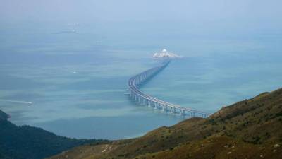 China abre à circulação a maior ponte do mundo