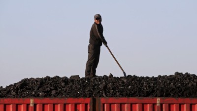 China anuncia suspensão de importações de carvão da Coreia do Norte até final de 2017