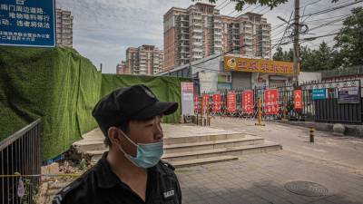 China detecta 44 novos casos de covid-19 nas últimas 24 horas, 31 em Pequim