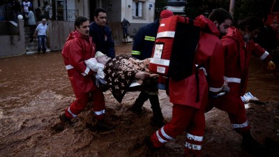 Chuvas torrenciais provocam pelo menos dez mortos e elevados danos na Grécia