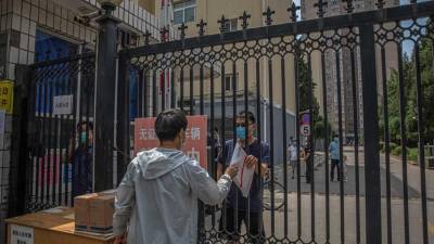 Cidade de Pequim fecha escolas e universidades após novo surto