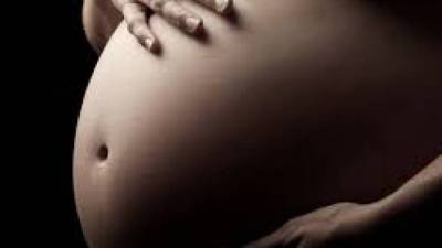 Cientistas descobrem a razão que leva os bebés a mexerem-se no útero