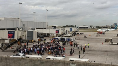 Cinco mortos e oito feridos no aeroporto de Fort Lauderdale
