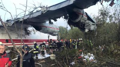 Cinco mortos em aterragem de emergência de avião na Ucrânia