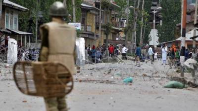 Cinco rebeldes mortos e 10 civis feridos em protestos na Caxemira indiana