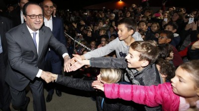 Cinquenta artistas, criadores e desportistas apoiam recandidatura de Hollande
