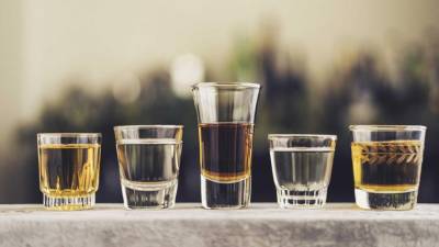 Cinquenta e dois mortos devido a consumo de álcool adulterado na Índia
