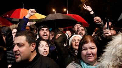 Cipriotas turcos protestam contra “indesejável” ingerência da Turquia