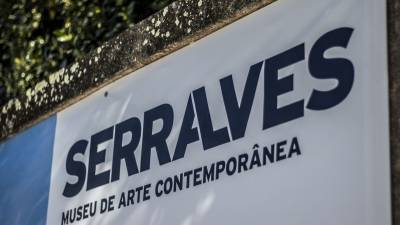 Coleccionador aguarda resposta de Serralves para retirar centenas de obras do museu