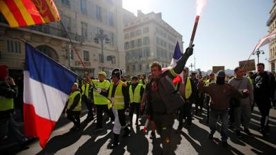 ‘Coletes amarelos’ manifestam-se em França pela 16.º semana consecutiva