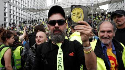 “Coletes amarelos” mantêm protesto pelo 22º sábado consecutivo