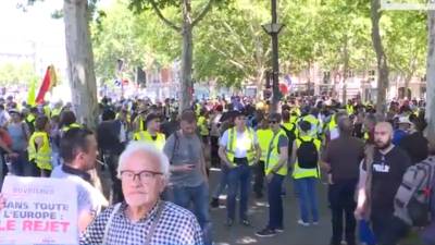 ‘Coletes amarelos’ perdem fôlego e juntam apenas 2.600 pessoas em França