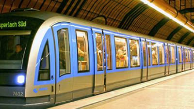 Colisão de duas composições do metro faz mais de 20 feridos em cidade alemã