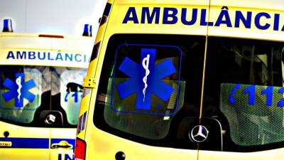 Colisão entre autocarro com 52 estudantes e veículo provoca um ferido grave na Covilhã