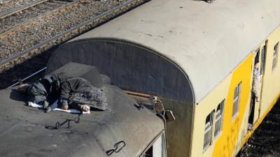 Colisão entre comboios faz pelo menos 10 mortos no Egipto