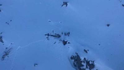 Colisão entre helicóptero e avião provoca vários mortos nos Alpes italianos, veja o vídeo