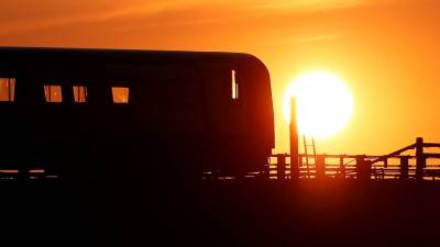 Comboios e voos com perturbações devido a altas temperaturas no Reino Unido