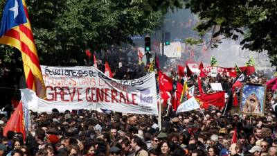 Confrontos em França e Turquia com milhões na rua por todo mundo no 1.º de Maio