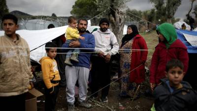 Confrontos entre refugiados em acampamento da ilha grega de Lesbos fazem 10 feridos