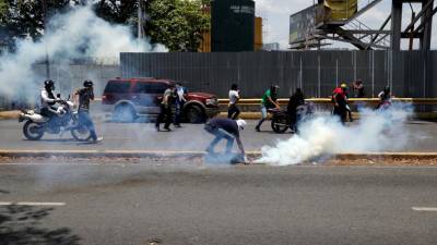 Confrontos nas ruas de Caracas após apelo de Guaidó para a revolta
