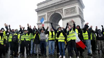 Confrontos violentos em Paris já causaram 89 feridos e 183 detenções