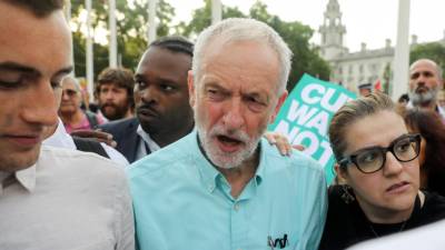 Corbyn propõe moção de censura a Johnson para evitar ‘Brexit’ sem acordo