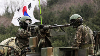 Coreia do Sul suspende manobras militares previstas na próxima semana