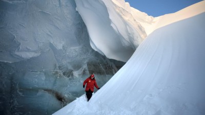 Corrente oceânica arrasta para o Ártico grandes quantidades de lixo plástico