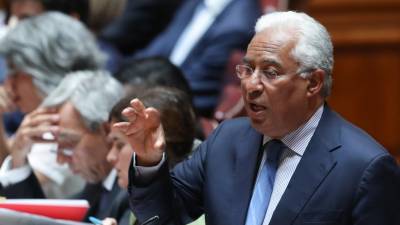 Costa admite rever Constituição para combater violência doméstica