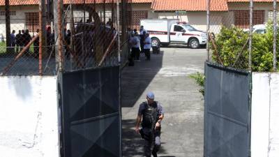 Cozinheira ajuda a salvar 50 crianças em tiroteio numa escola brasileira