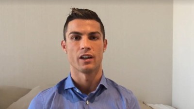 Cristiano Ronaldo pede para crianças sírias não perderem a esperança