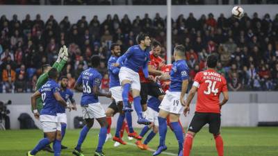 Críticas à arbitragem do Feirense-Benfica valem multa de 15 mil euros a FC Porto
