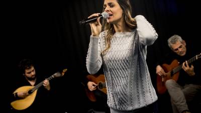 Cuca Roseta em exibição rara de fado na China esgota bilhetes numa hora