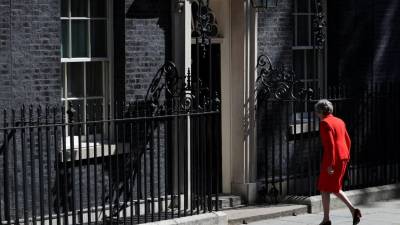 David Cameron pede espírito de compromisso após demissão de May