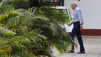 Demite-se de ministro indiano acusado de assédio sexual por 20 mulheres