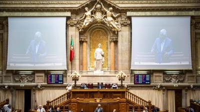 Deputados pedem ao Governo medidas para o relançamento do turismo