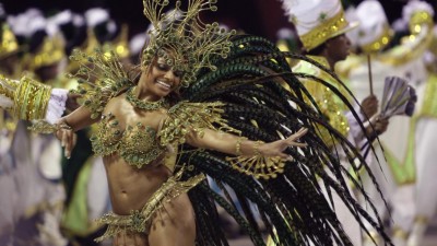 Desfiles oficiais das escolas de samba do Rio de Janeiro começaram há 85 anos