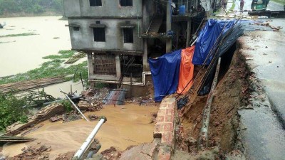 Deslizamentos de terras devido a fortes chuvas causam 92 mortos no Bangladesh